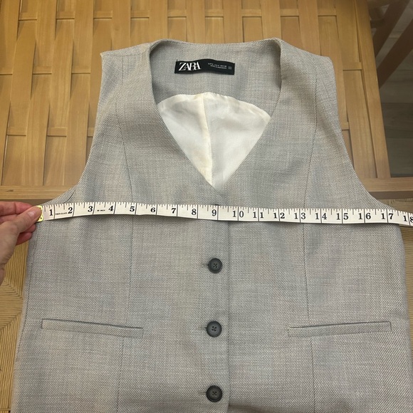 Zara Gray Buttoned Vest Women - Picture 8 of 9